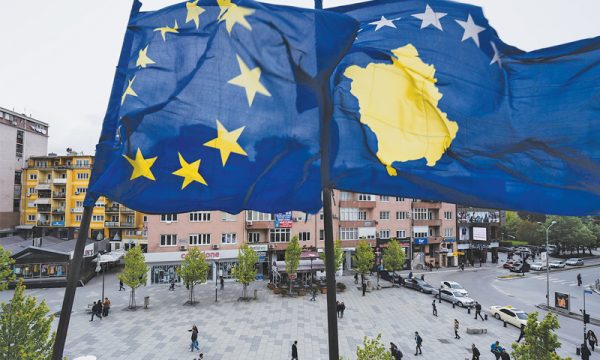 Kosovo: Premijer potpisao sporazum sa EU u sklopu IPA projekata vrednih 138 miliona evra