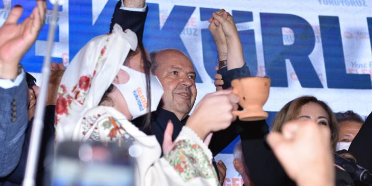 Kipar: Ersin Tartar pobedio na “predsedničkim” izborima zajednice kiparskih turaka sa 51,74% glasova