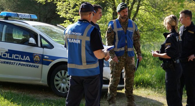 Crna Gora: Obalna straža presrela jahtu sa migrantima