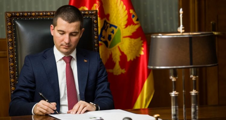 Crna Gora: Rekonstrukcija vlade neophodna za njeno jačanje, kaže Bečić