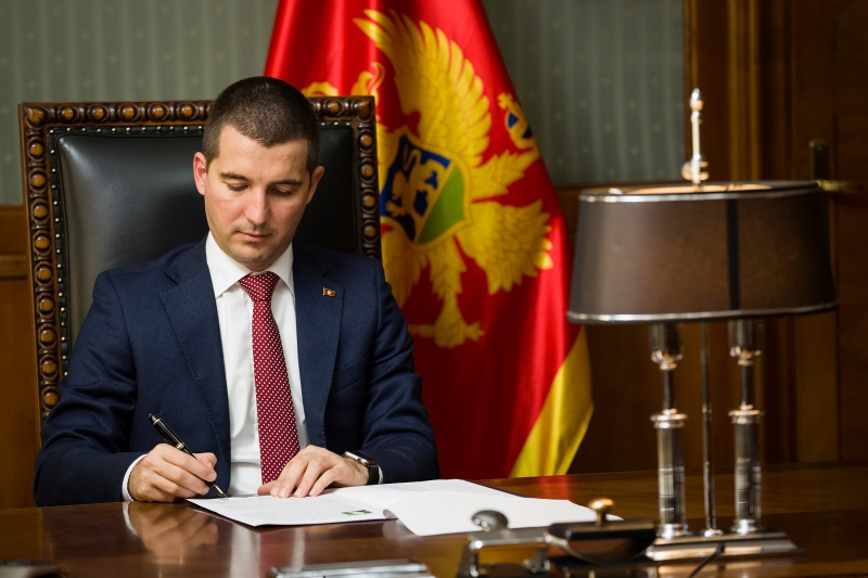 Crna Gora: „Naša država je prepoznata širom sveta po antifašizmu”, kaže Bečić
