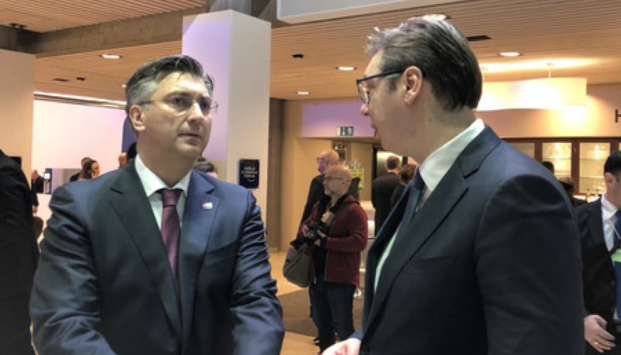 Vučić poželeo PLenkoviću brz oporavak od COVID-19