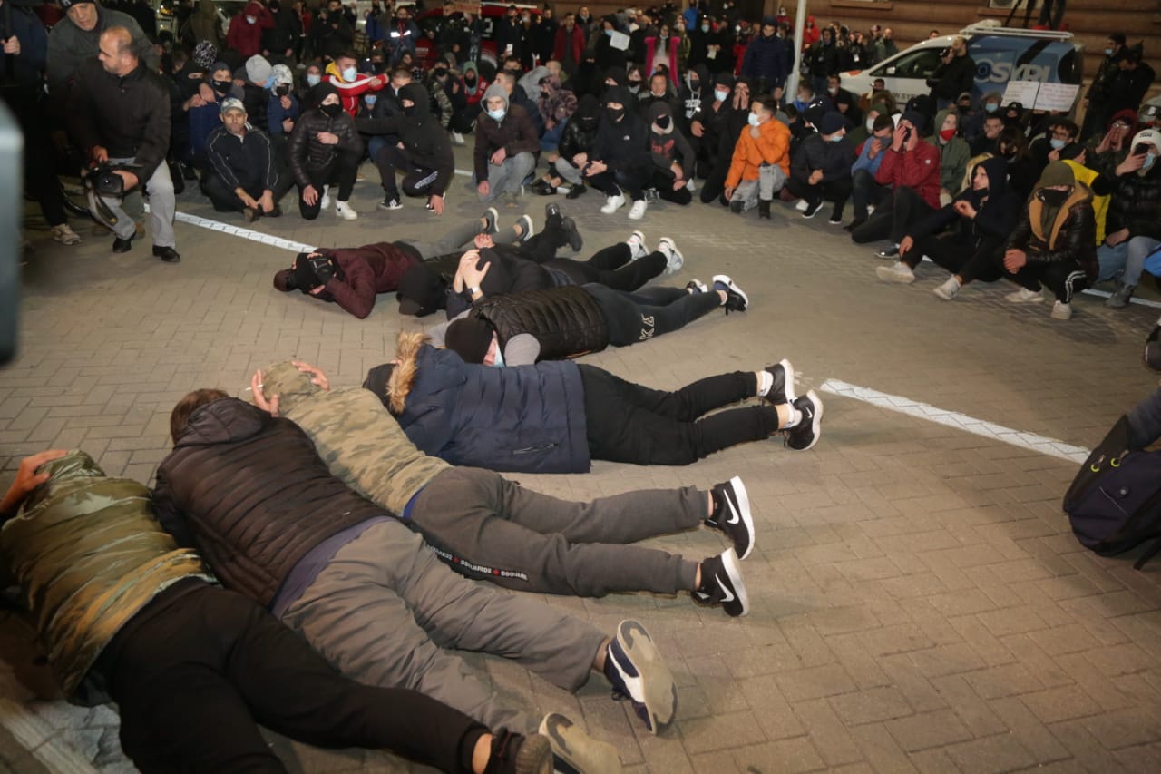 Albanija: Nastavljeni protesti u Tirani, Vlada i opozicija prebacuju odgovornost
