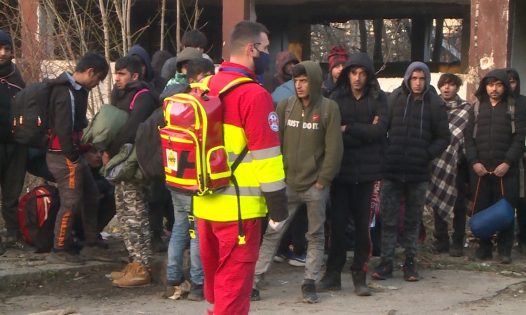 BiH: Policija preselila migrante iz centra Bihaća u kamp Lipa