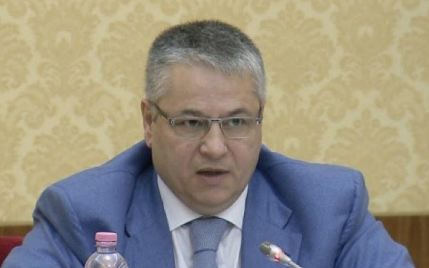 Albanija: Bivši poslanik Bashkim Fino izgubio bitku protiv koronavirusa