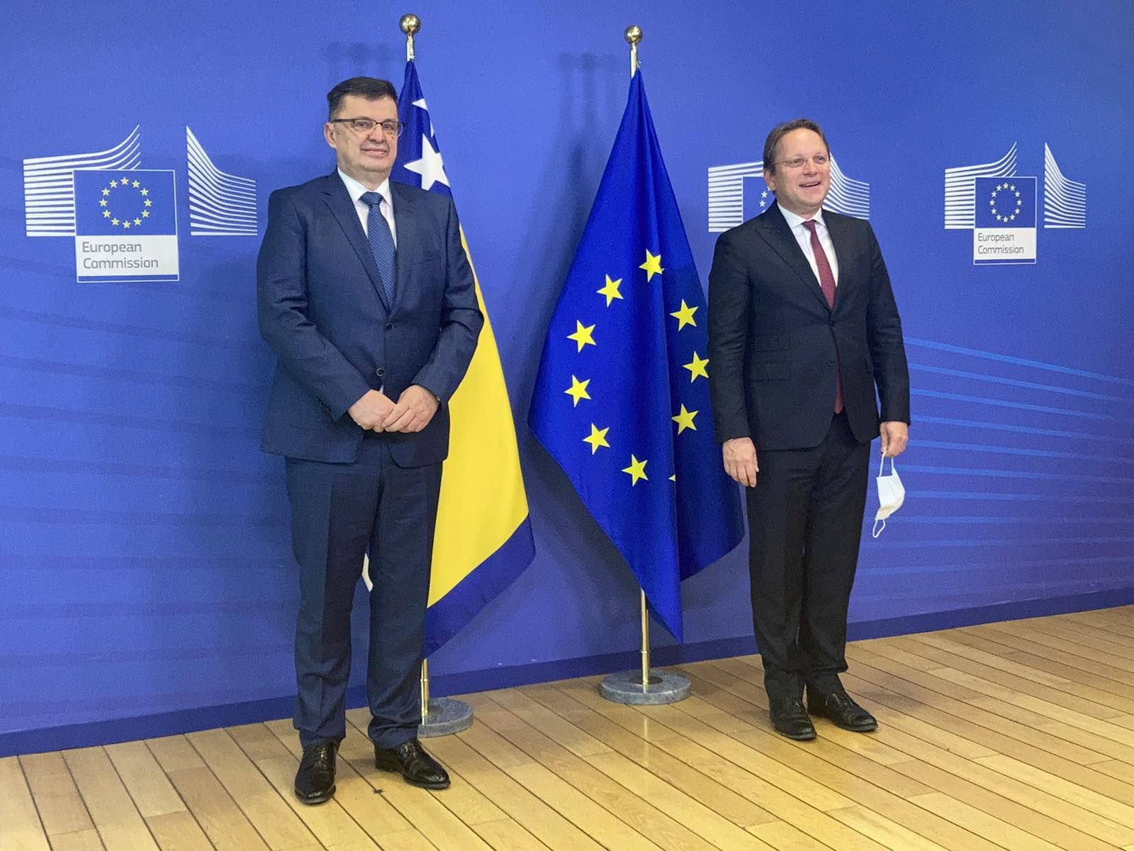 BiH: Tegeltija se sastao sa Varhelyijem u Briselu