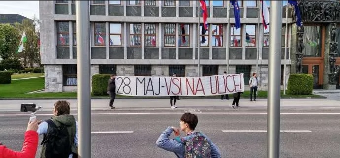 Slovenija: Demonstranti “levice” pozivaju vladu da podnese ostavku