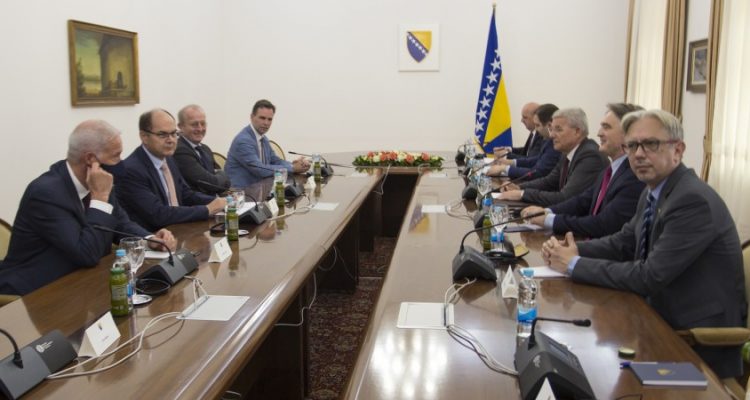 BiH: Šmit se sastao sa delom Predsedništva BiH