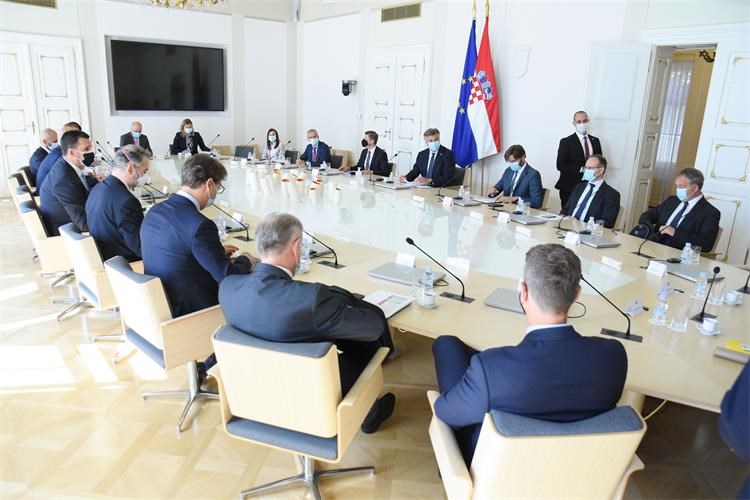 Hrvatska: Vlada traži rešenja za prekoračenja po tekućim računima građana