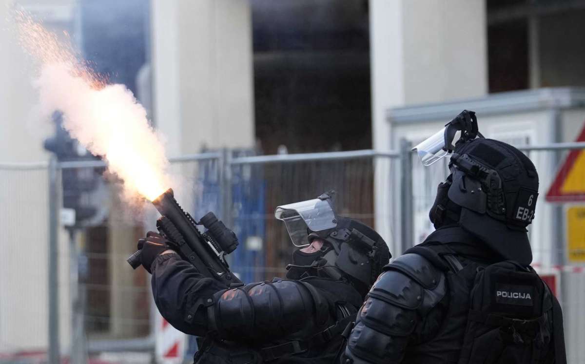 Slovenija: Policija nakon nereda u Ljubljani privela tri osobe